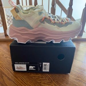 Brand new sorel kinetic tech sneakers women size 7